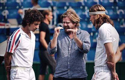 Janus Metz, entre Shia LaBeouf y Sverrir Gudnason, en un momento del rodaje.