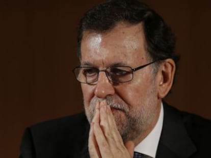Un gesto del presidente en funciones, Mariano Rajoy, durante un acto público celebrado el 17 de marzo en Aranjuez (Madrid).