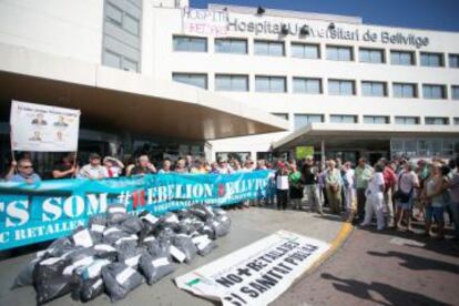 Manifestación contra los recortes en el hospital de Bellvitge (ICS) el pasado verano
