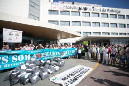 Manifestación contra les retallades a l'hospital de Bellvitge (ICS) el passat estiu