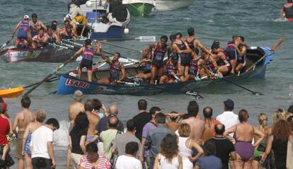 Urdaibai celebra la victoria de 2010 en San Sebasti&aacute;n.