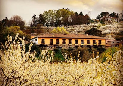 Exterior del restaurante La Finca, en Jaraíz de la Vera (Cáceres).