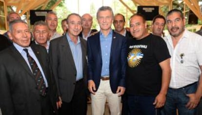 Macri recibe a veteranos de Malvinas en la residencia de Olivos.