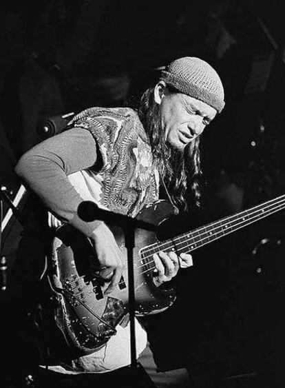 Jaco Pastorius, durante una actuación en el Avery Fisher Hall de Nueva York en 1982.