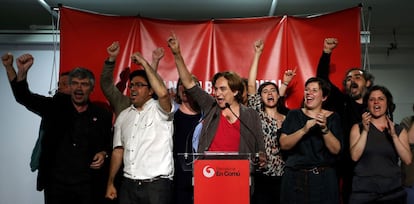 Ada Colau, candidata de Barcelona en Comú, celebra su victoria tras conocer los resultados.