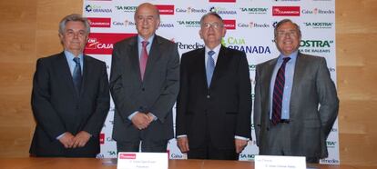 Firma del protocolo de fusion de Sa Nostra, Cajamurcia, Caja Granada y Caixa Penedes, con los presidentes de las cuatro entidades (Antonio Jara, Carlos Egea, Josep Colomer y Fernando Alzamora).