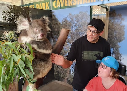 Kerry e Simon, durante a parada na Austrália.