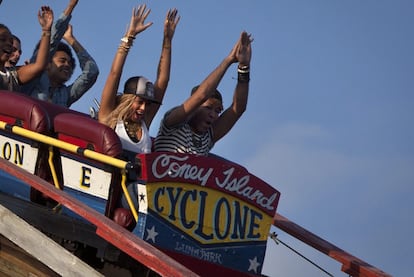 Beyoncé, en la montaña rusa de Coney Island, en New York. 