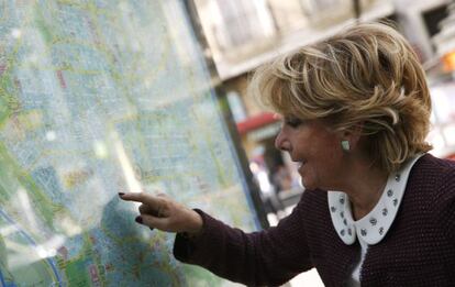 Aguirre, al centre de Madrid, durant l'entrevista.