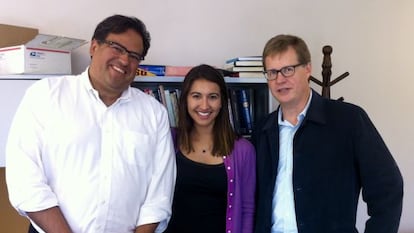 Gregory Rodríguez, Dulce Vázquez and Andrés Martínez, at Zócalo.