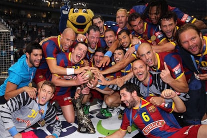 Los jugadores del Barça festejan el título.