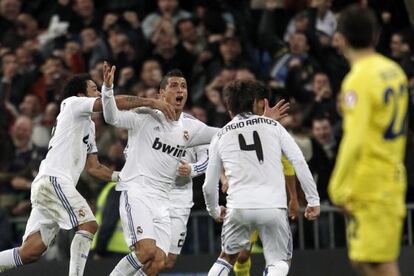 Cristiano celebra un gol ante el villarreal en el Bernabéu