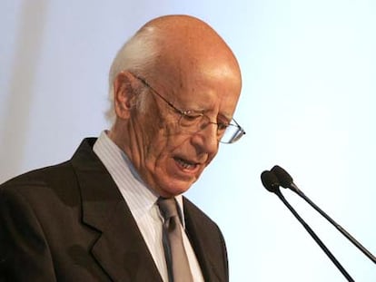 Emilio Lledó durante su intervención.