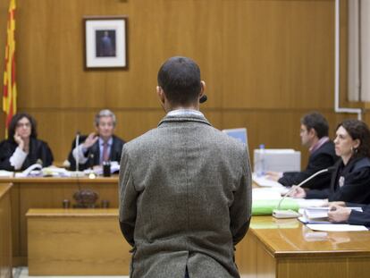 El acusado, Ahmed Oulad, ayer durante el juicio celebrado en la sección 20 de la Audiencia de Barcelona.