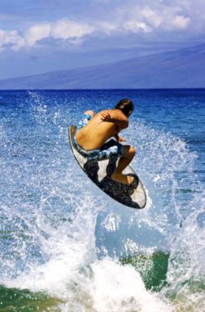 Las playas de Tarifa son ideales para la práctica del surf.