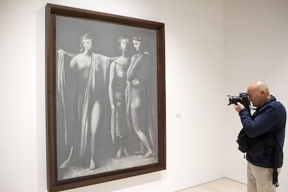 'Las tres gracias' y 'Retrato de Olga' de la pinacoteca andaluza llegan a Madrid para estar en la exposición 'Picasso/Chanel'. Por su parte, el museo madrileño ha cedido 'Los segadores' y 'Corrida de toros', del pintor malagueño.