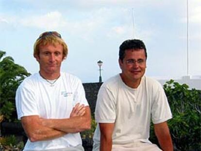 Los biólogos Fernando Tuya (izquierda) y Alexis Rivera.