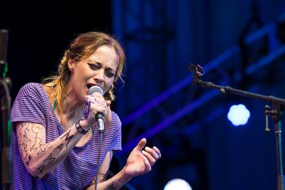 Fiona Apple actuando en Nueva York en agosto de 2015.