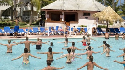 Gimnasia acuática en un hotel de Punta Cana, en la República Dominicana.
