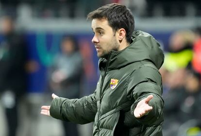 Jonatan Giráldez, técnico del Barcelona, durante el duelo europeo pasado ante el Eintracht de Frankfurt.