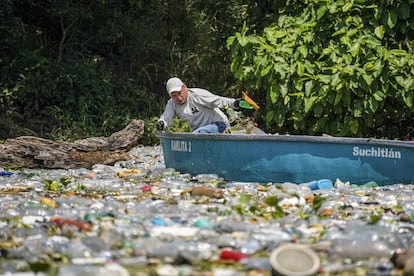 rio contaminado en el salvador