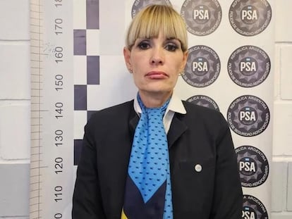 Daniela Carbone, la azafata detenida tras difundir una amenaza de bomba, en el aeropuerto de Ezeiza, en Buenos Aires