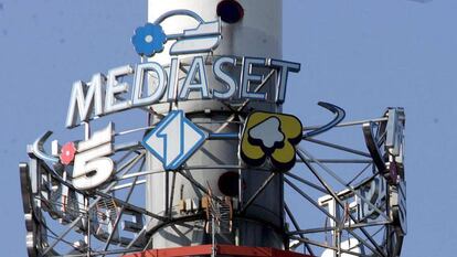 Los grupos italianos vinculados a la familia Berlusconi, el de medios Mediaset y el financiero Fininvest, junto al grupo francés de medios Vivendi, han alcanzado un acuerdo para poner fin a sus disputas