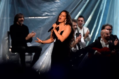 Rosalía during her performance in Seville.
