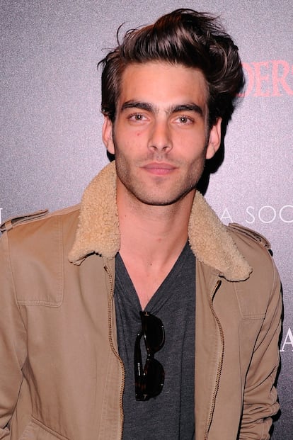 Jon Kortajarena no necesita entrar en la peluquería. El top ha confesado en varias ocasiones que su pelo solo lo corta su madre. Y este tupé made in home es uno de los más copiados hoy en día.