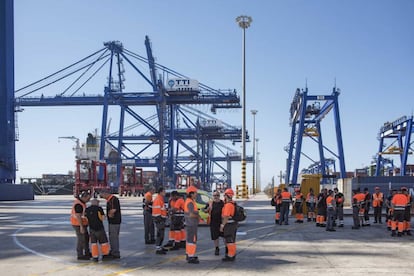 Estibadores de huelga en la terminal de TTIA del Puerto de Algeciras