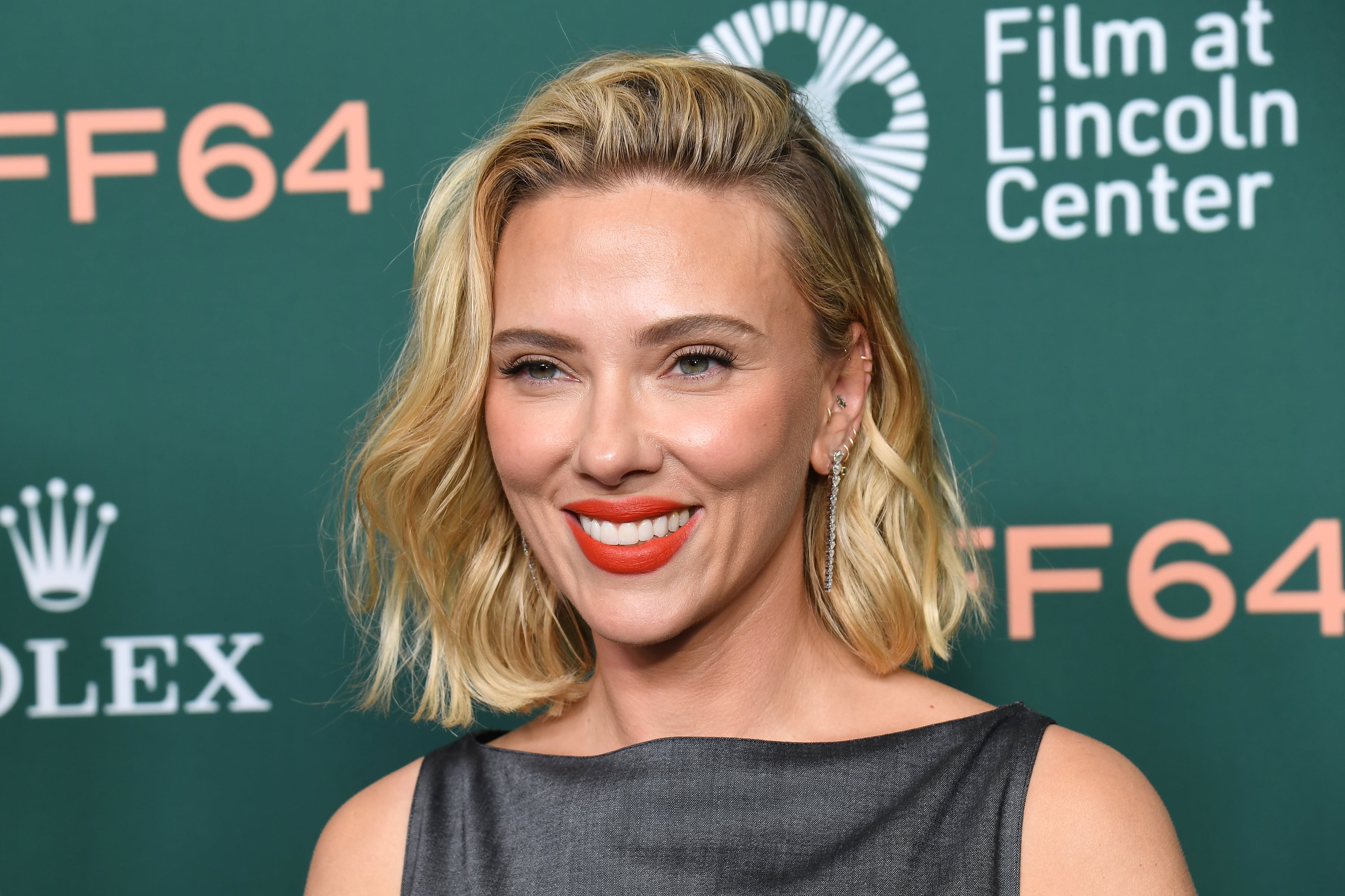 Scarlett Johansson cierra The Outset, la marca de cuidado de la piel que fundó en 2022: “Gracias a los que nos apoyaron”