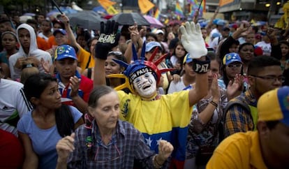 Simpatizantes da MUD em um ato eleitoral em Caracas, nesta quarta-feira.