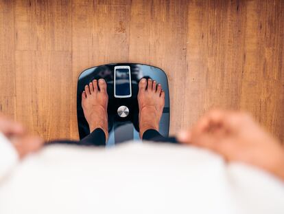 El efecto de la edad sobre el peso se puede percibir a partir de los 30 años, cuando el músculo comienza a reducirse y se queman menos calorías en reposo.
