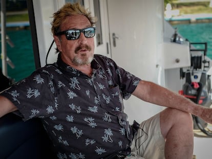 El empresario John McAfee, durante una entrevista en 2019 en Cuba.