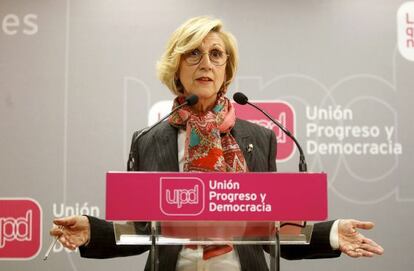 Rosa D&iacute;ez, en una rueda de prensa. 