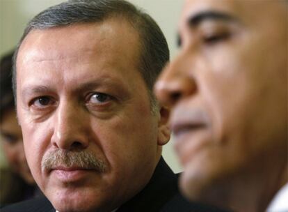 Erdogan (izquierda), durante la reunión con Obama en el Despacho Oval de la Casa Blanca.