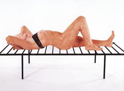 <i>Barbara's Barbecue</i> (2006), escultura en madera y hierro de Francisco Leiro.