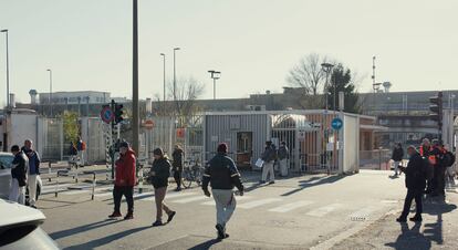 Una de las entradas de la fábrica de FIAT Mirafiori de Turín.