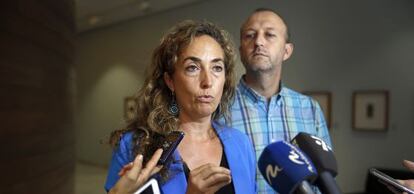 La portavoz de Ciudadanos, Carolina Punset, y el portavoz adjunto, Alexis Marí, en las Cortes Valencianas.