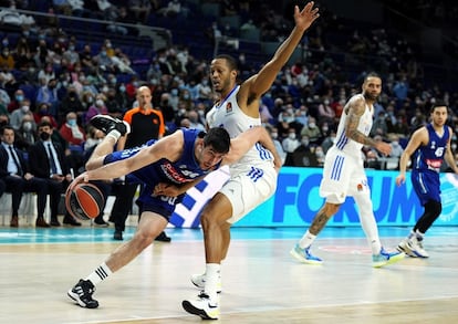 Zoosman choca con Randolph. Euroleague