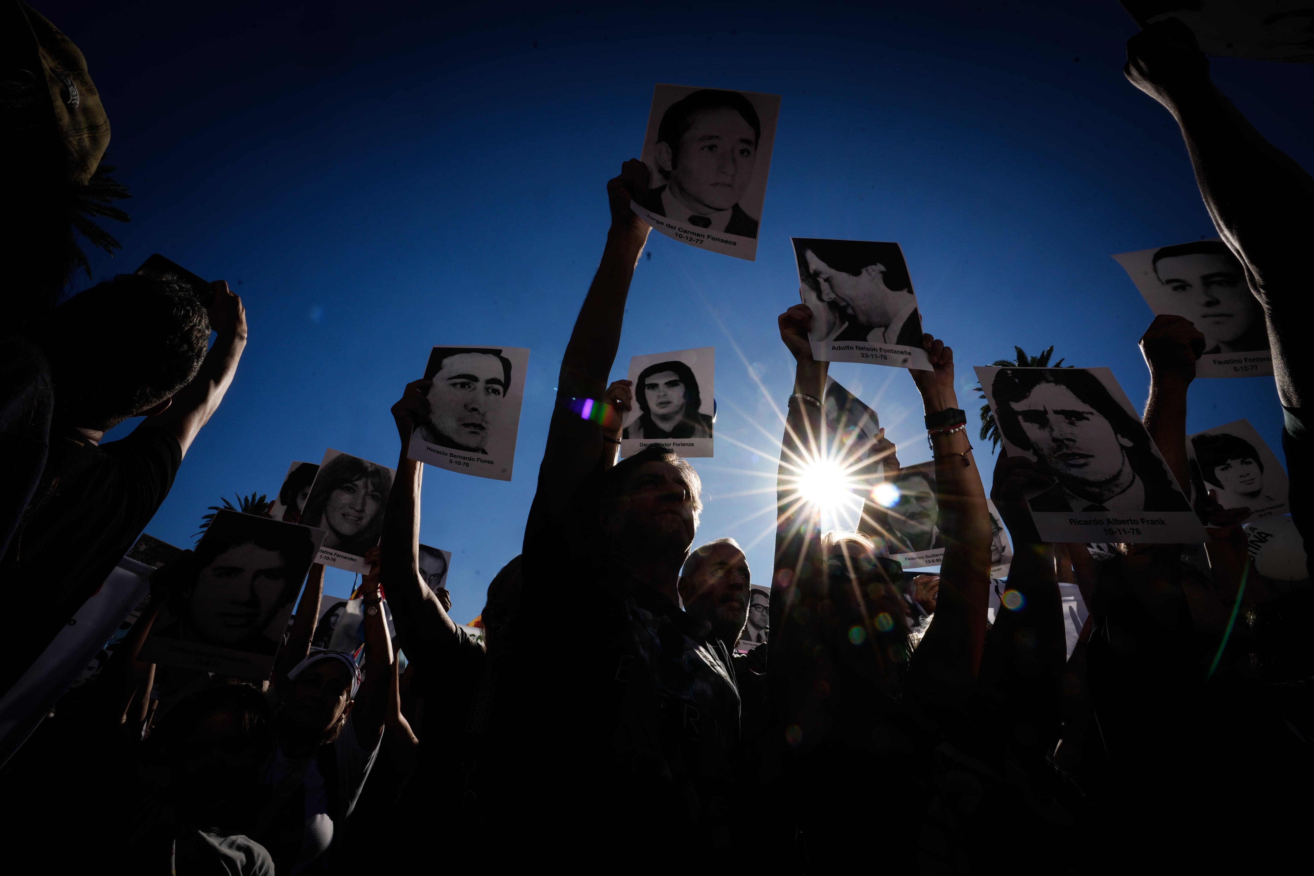 Miles de personas participan en la movilización, en Argentina.