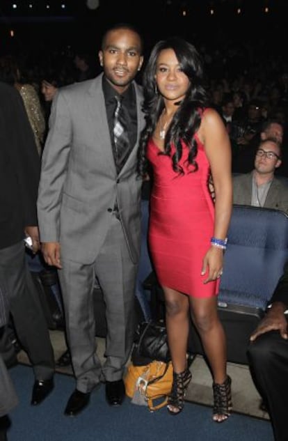 Bobbi Kristina y su exnovio Nick Gordon en la gala de los Grammy de 2012.