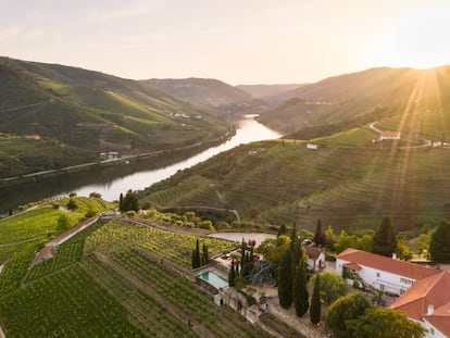 Instalaciones del hotel Quinta Nova de Nossa Senhora do Carmo, junto al Duero a su paso por Portugal.