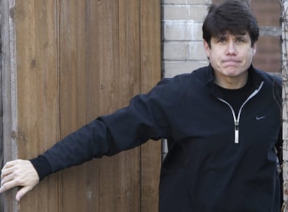 Blagojevich, en una imagen de archivo a la entrada de su casa.