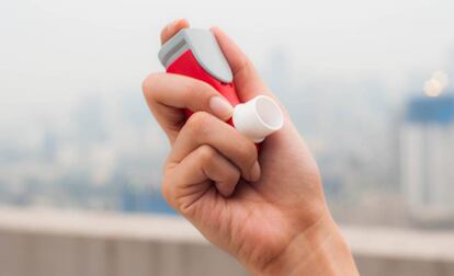 Un inhalador para enfermos de asma.