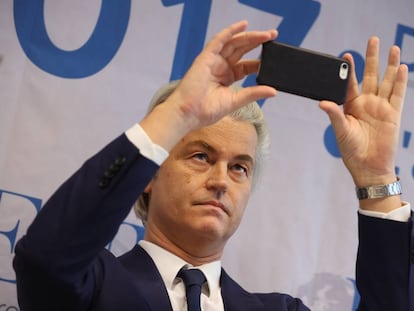 Wilders, el candidato xen&oacute;fobo holand&eacute;s, en la conferencia de Coblenza junto a otros l&iacute;deres ultraderechistas