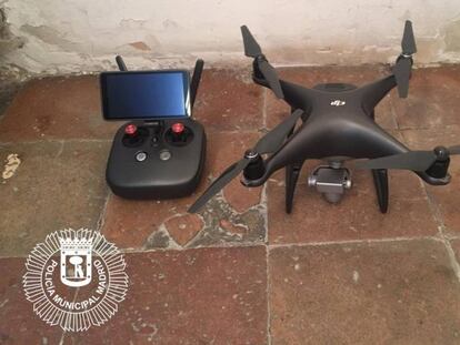 un dron intervenido este domingo por sobrevolar la Plaza Mayor sin autorización.
 