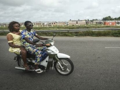 Motoristas en Benin. 