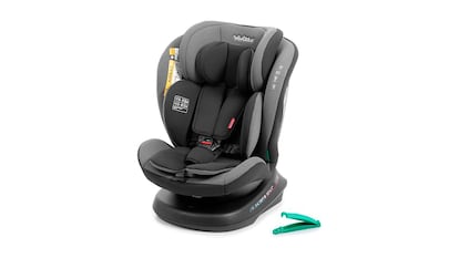 Silla coche sobre fondo blanco