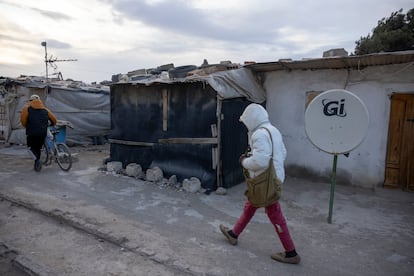 Asentamiento de inmigrantes de Atochares en la localidad de San Isidro, cercano al del cortijo El Uno, dentro del municipio de Níjar (Almería), el pasado 29 de enero.